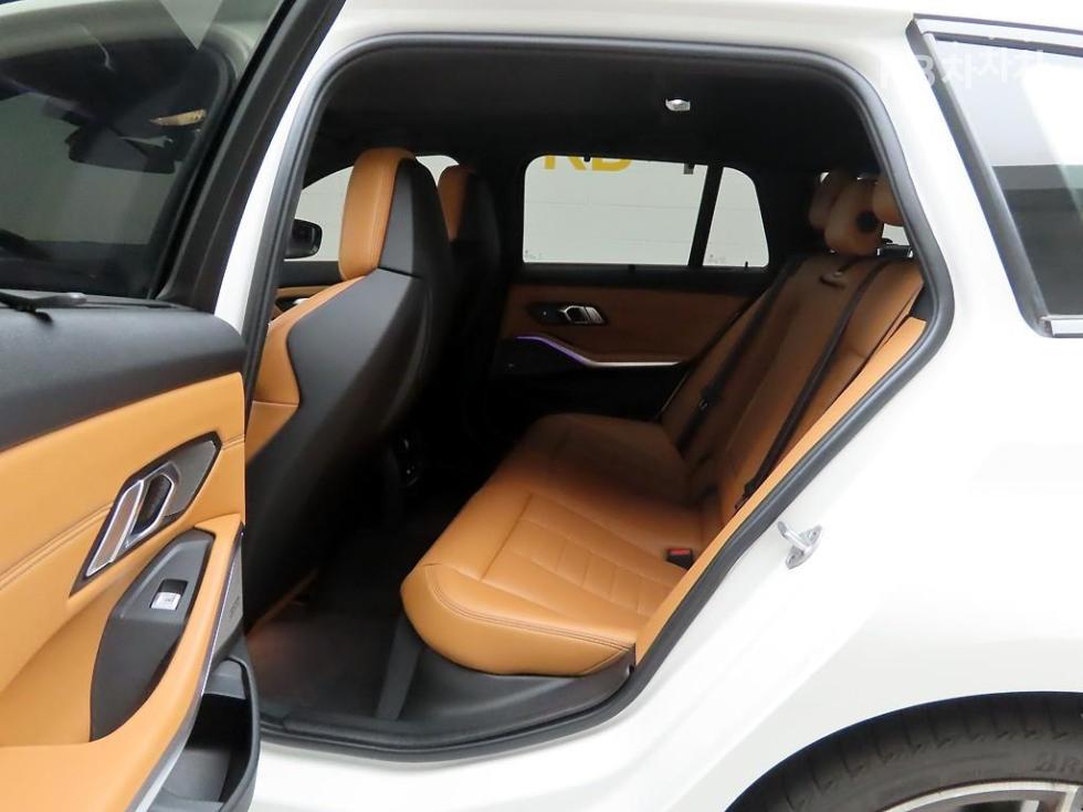 2022 - bmw 3 series