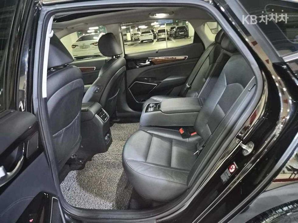 2017 - kia k7
