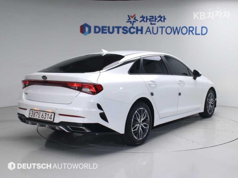 2021 - kia k5