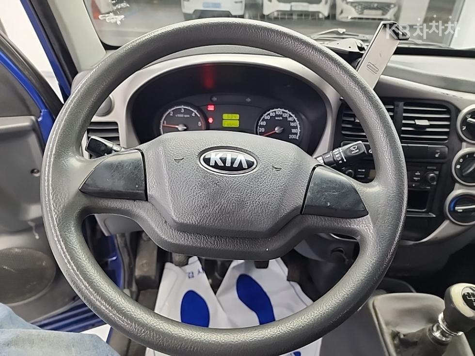 2013 - kia bongo iii