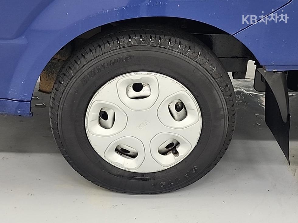 2013 - kia bongo iii