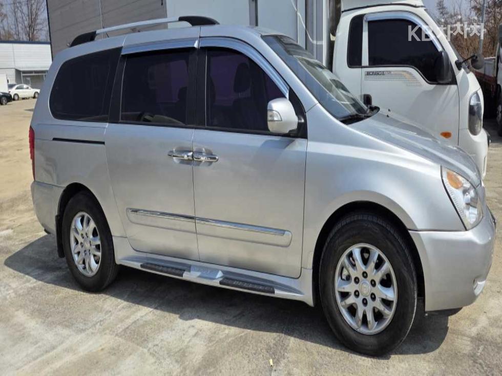 2012 - kia carnival