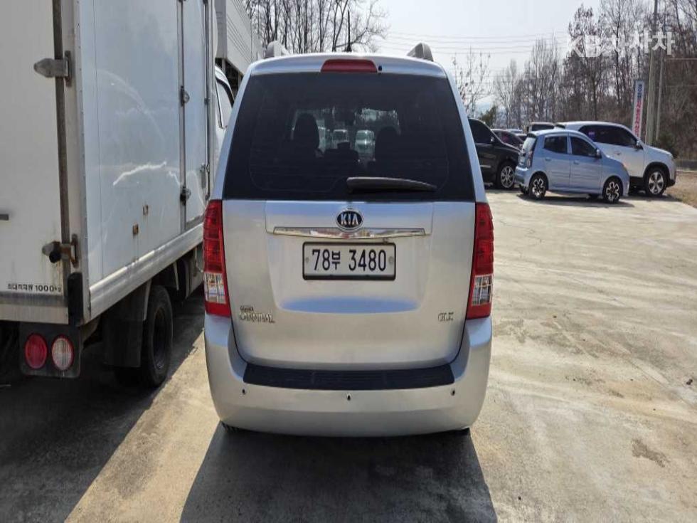 2012 - kia carnival
