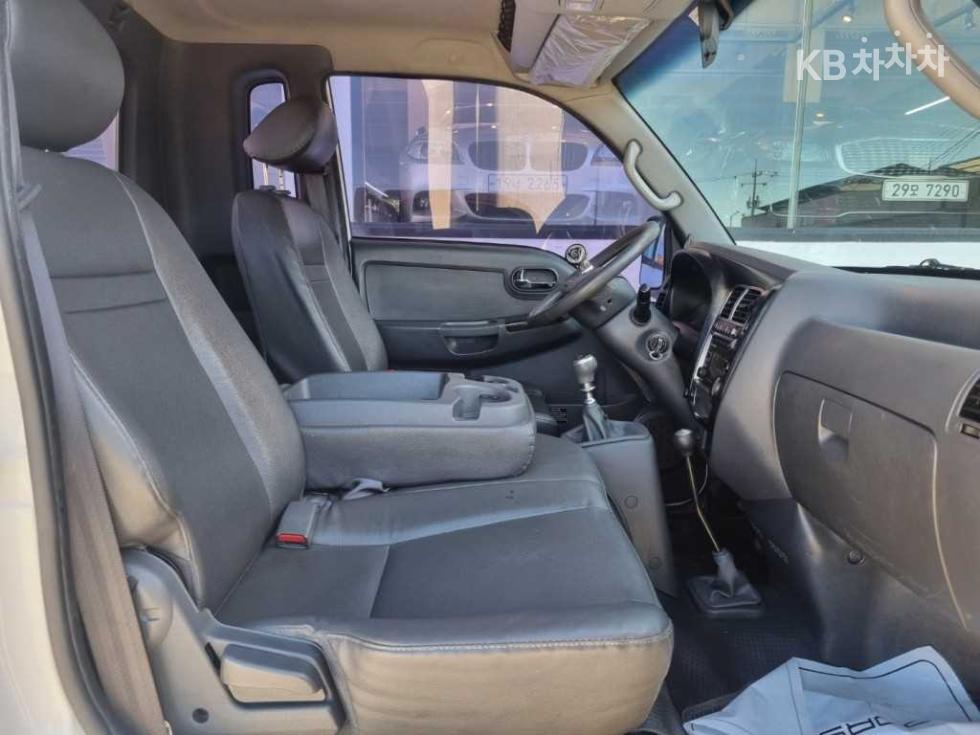2014 - kia bongo iii