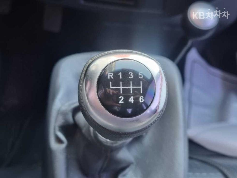 2014 - kia bongo iii