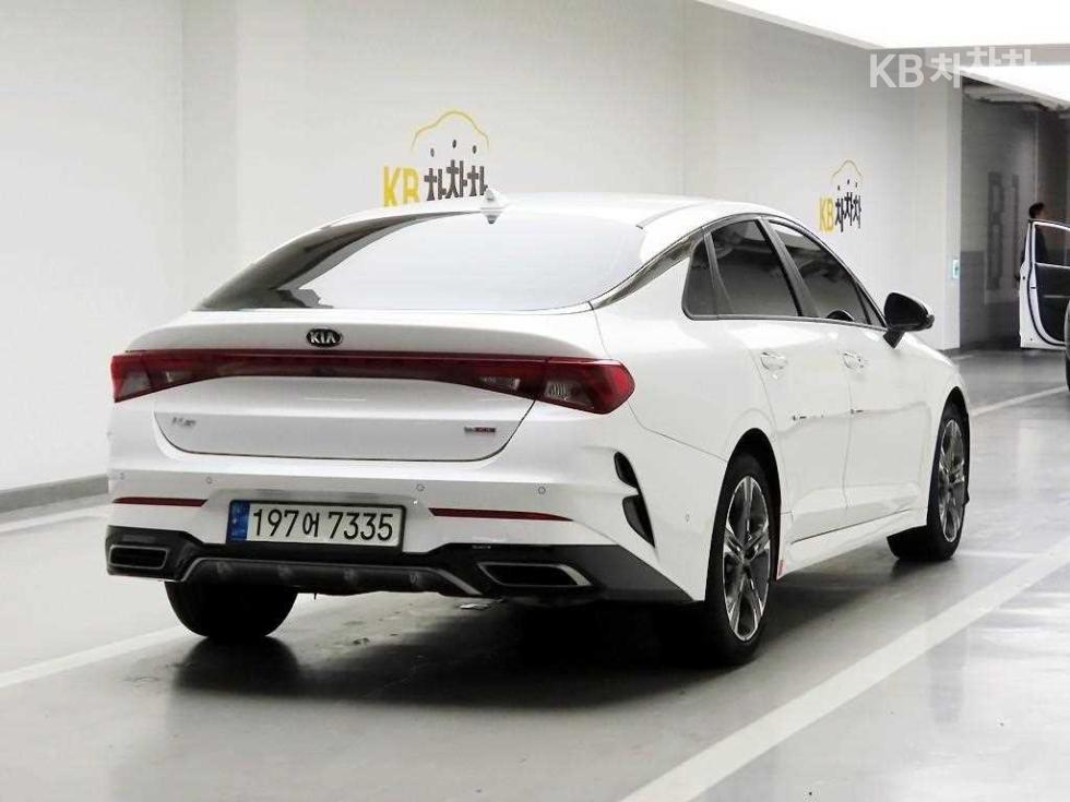2021 - kia k5