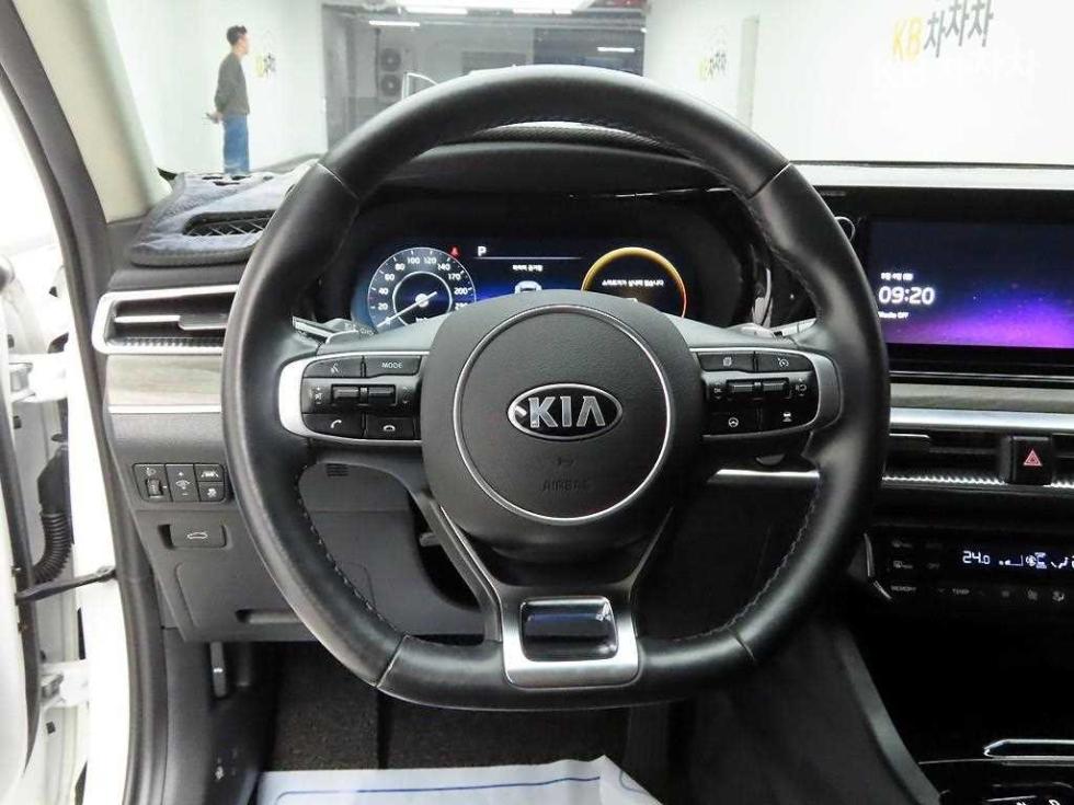 2021 - kia k5