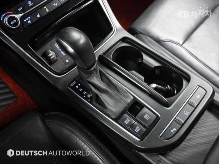 Hyundai Grandeur IG 3.0 LPi Modern Base Type 10