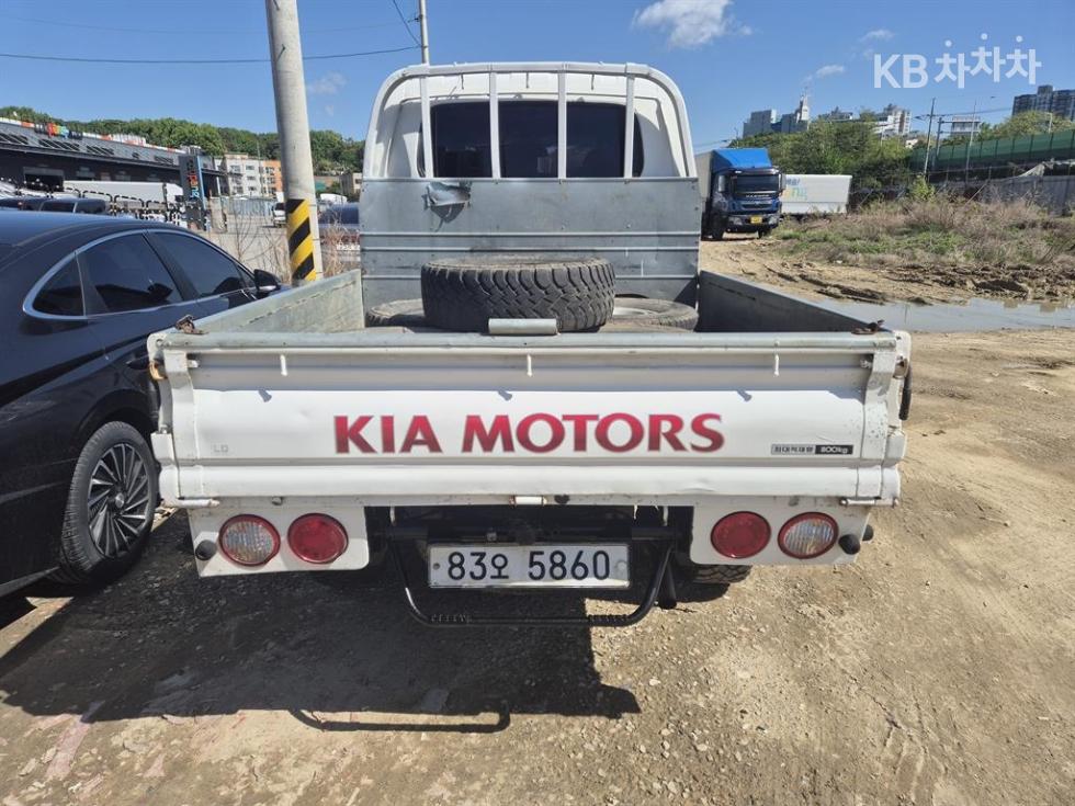 2014 - kia bongo iii