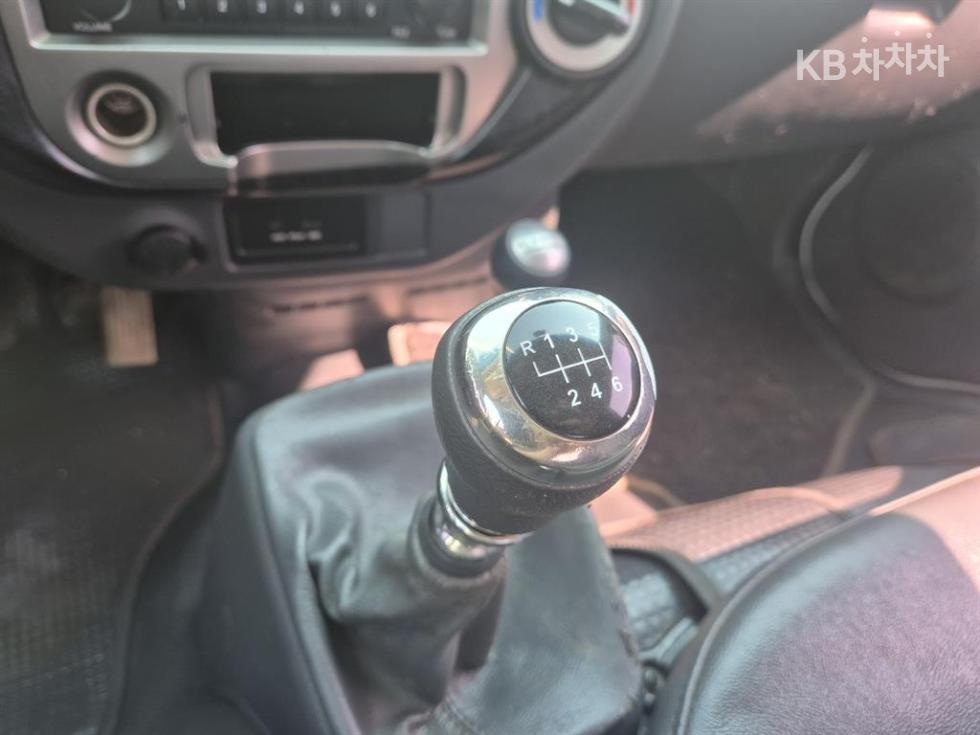 2014 - kia bongo iii
