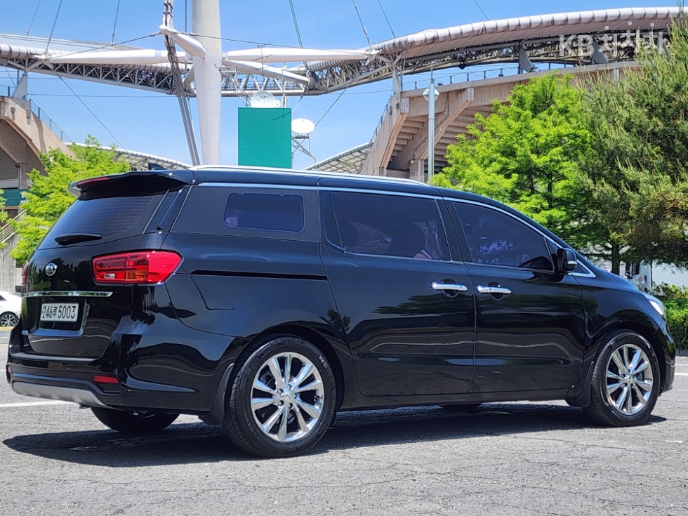 2019 - kia carnival