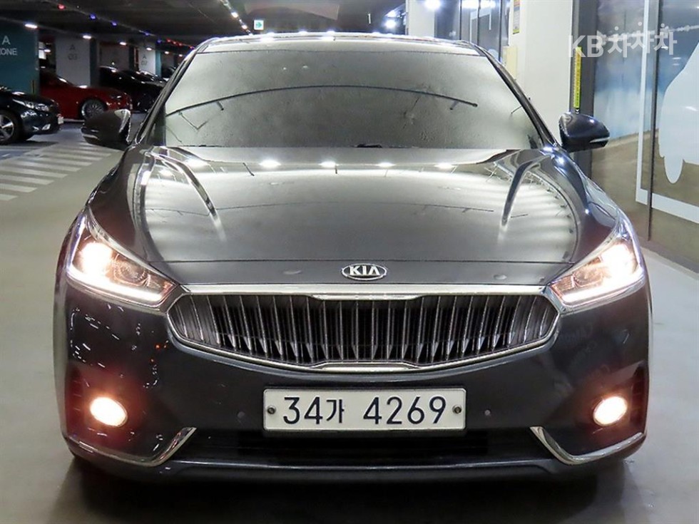 2017 - kia k7
