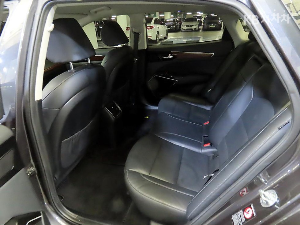 2017 - kia k7