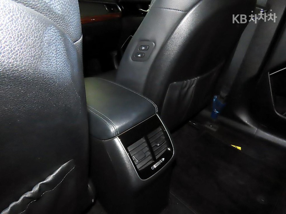 2017 - kia k7