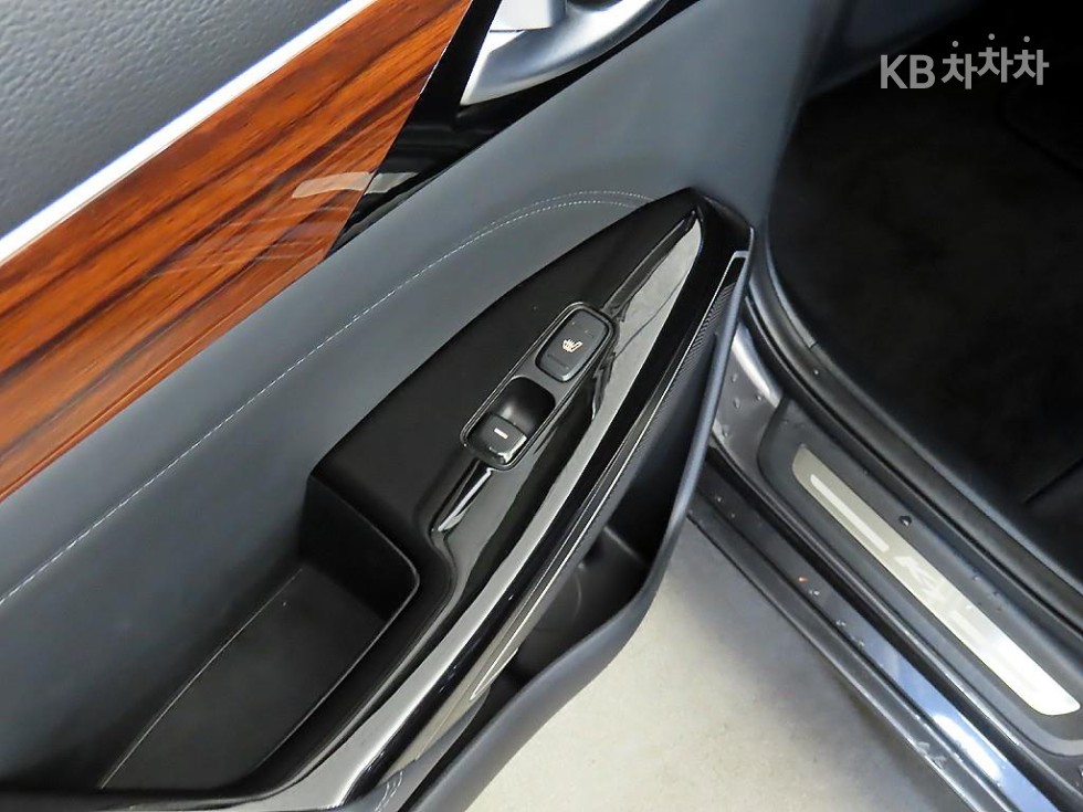 2017 - kia k7