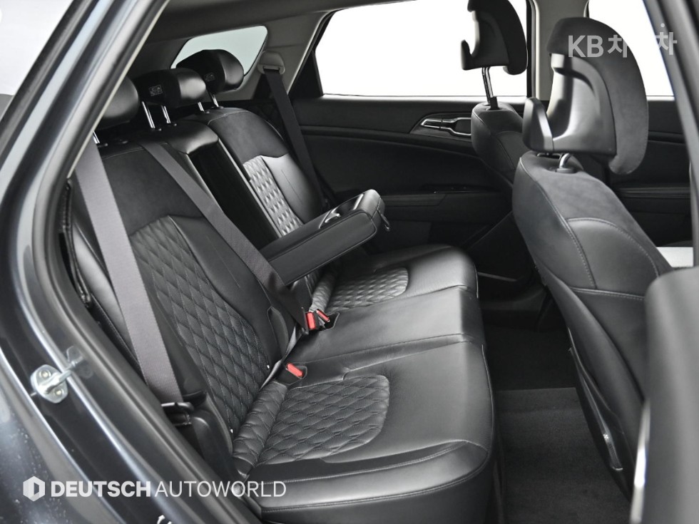 2022 - kia sportage