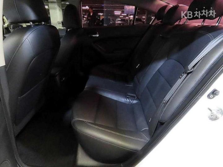 Kia K3 Prestige 8