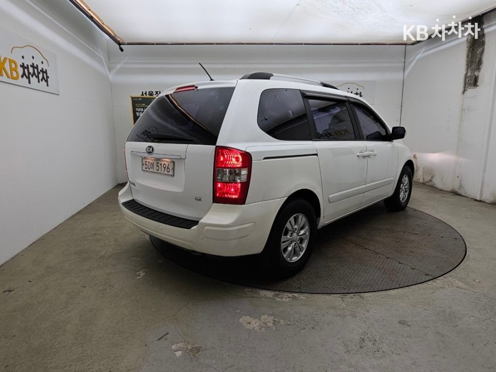2013 - kia carnival