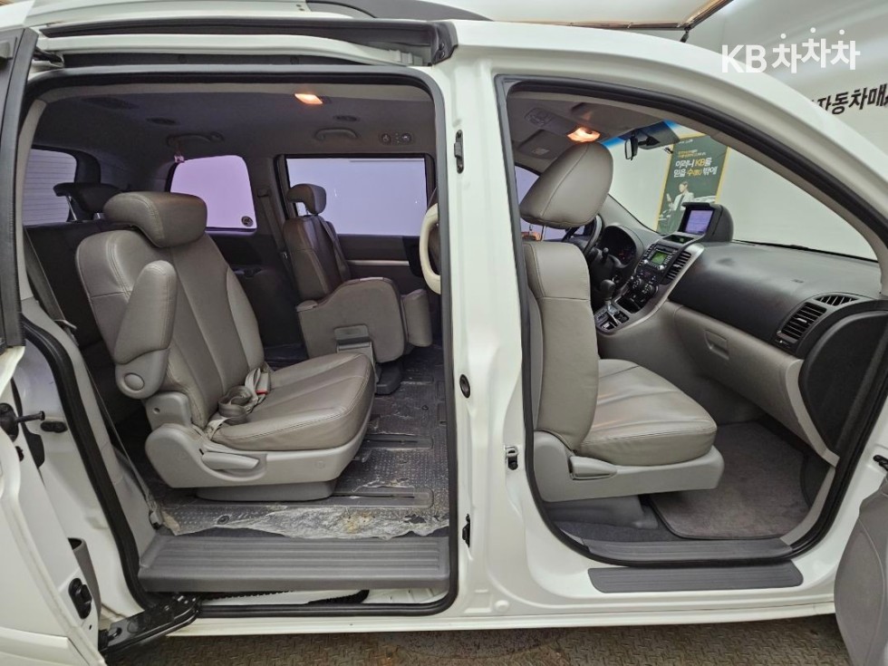 2013 - kia carnival