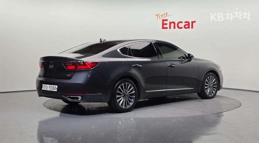2017 - kia k7