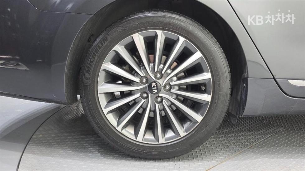 2017 - kia k7