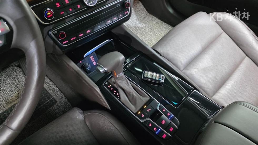 2017 - kia k7
