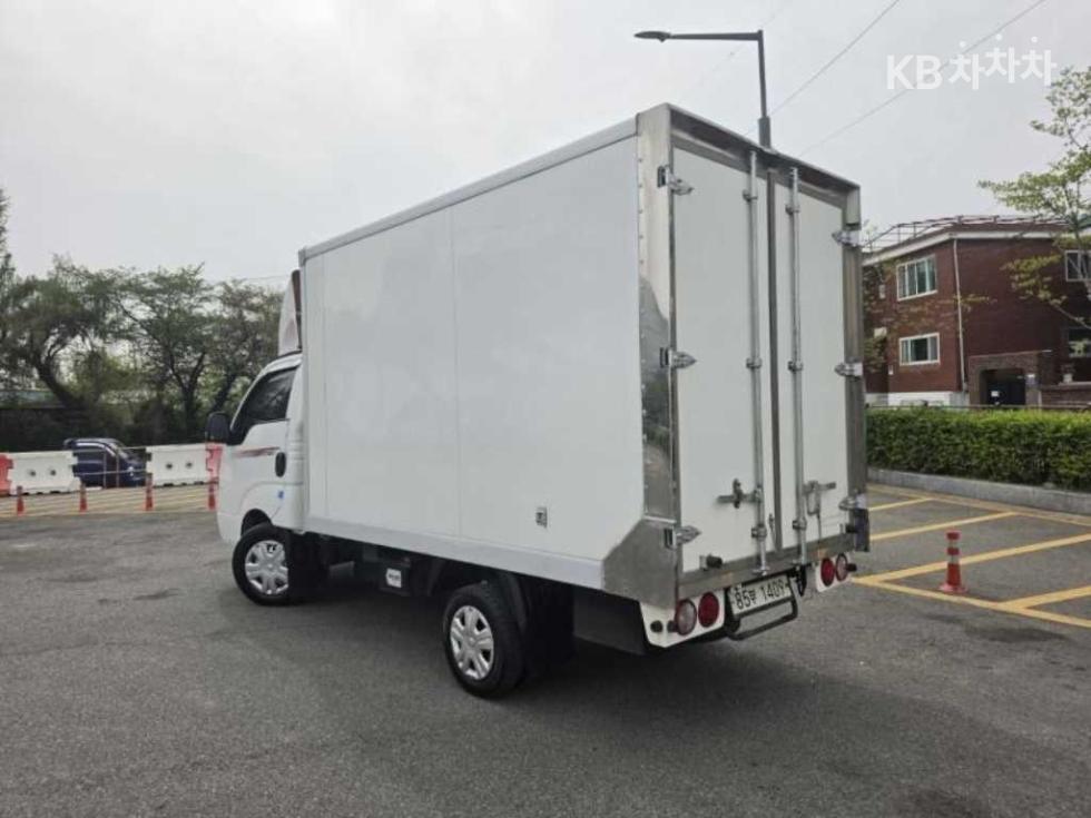 2021 - kia bongo iii