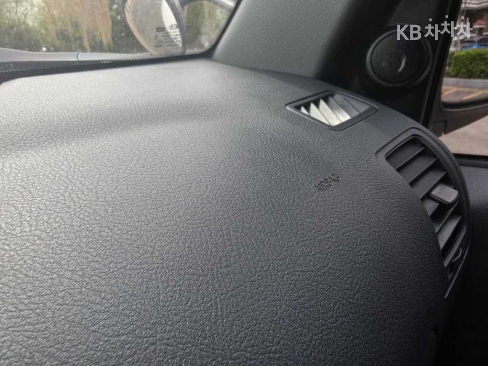 2021 - kia bongo iii