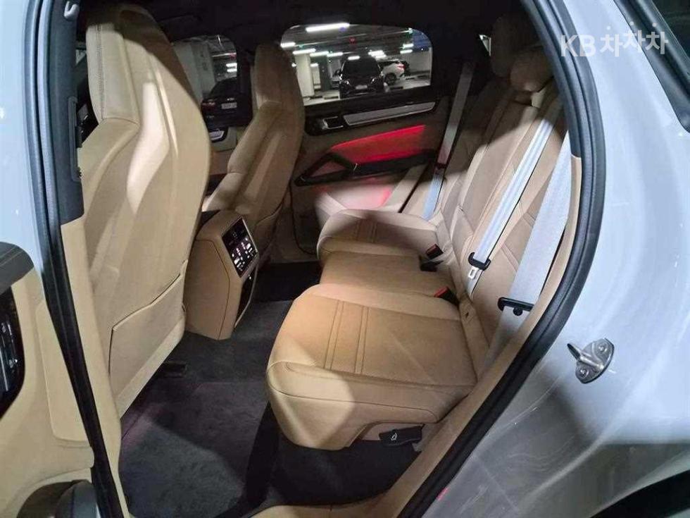 2022 Porsche (9Y0) photo