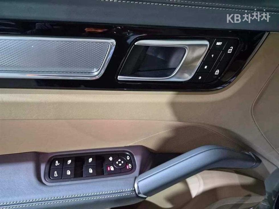 Porsche Cayenne — miniaturë 11