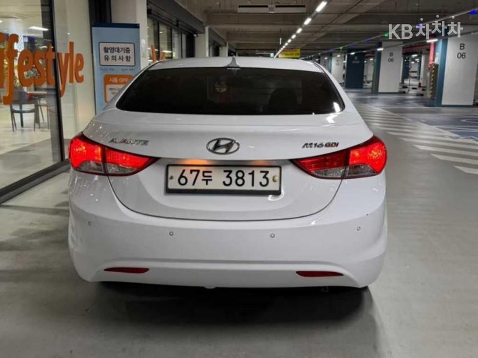 Hyundai Avante — miniaturë 5