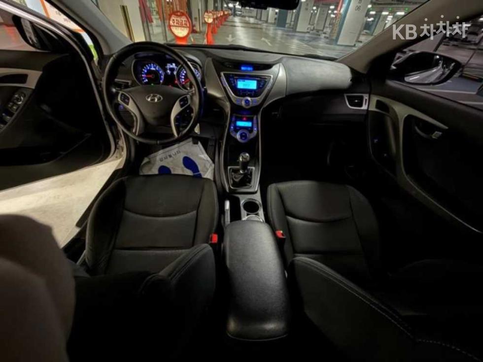Hyundai Avante — miniaturë 6