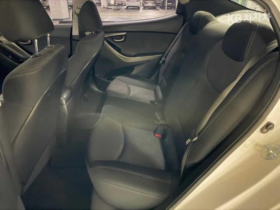 Hyundai Avante — miniaturë 7