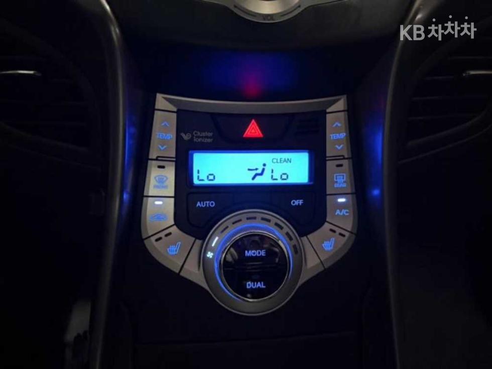Hyundai Avante — miniaturë 11