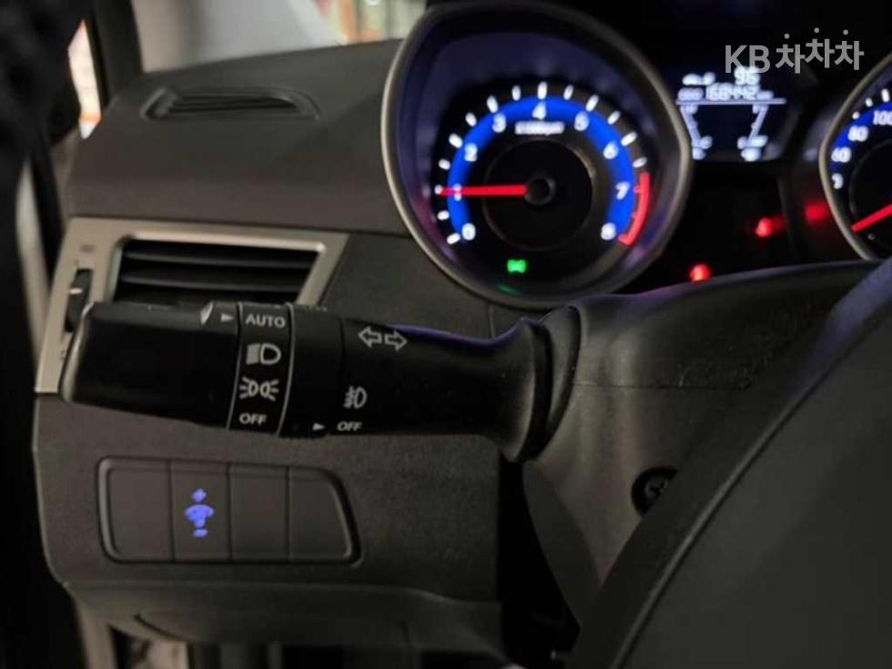 Hyundai Avante — miniaturë 13