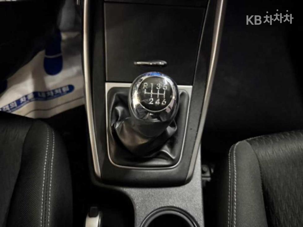 Hyundai Avante — miniaturë 15