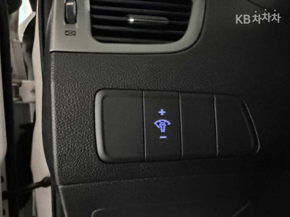 Hyundai Avante — miniaturë 16