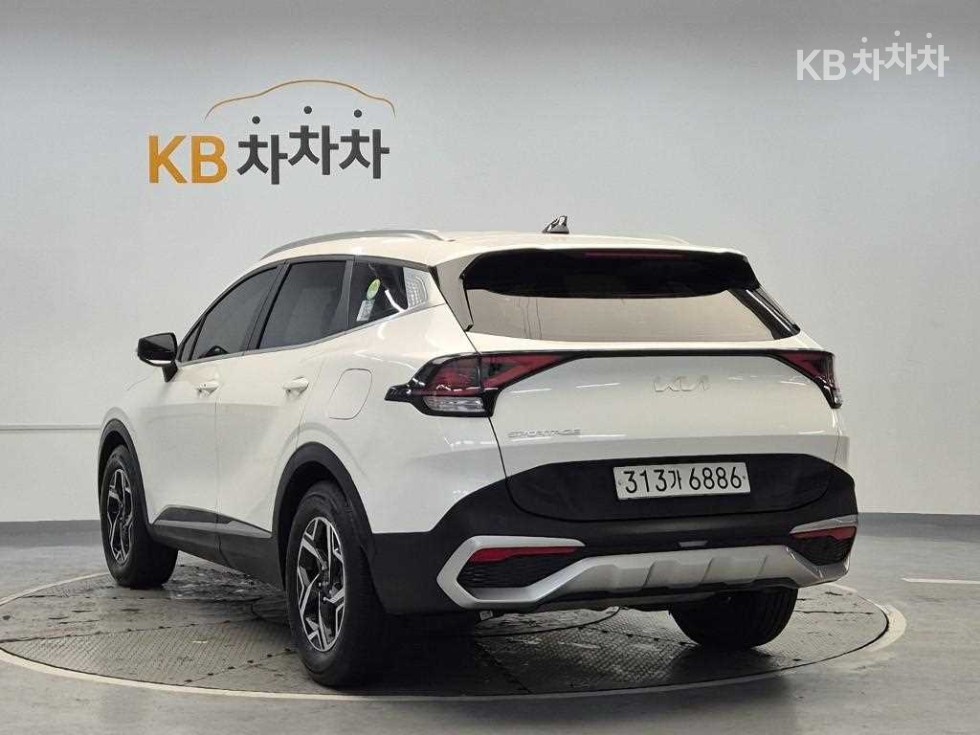 2022 - kia sportage