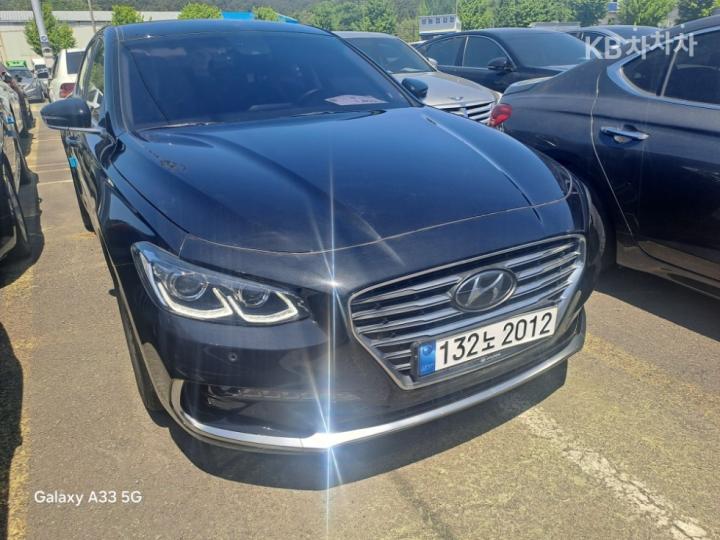 Hyundai Grandeur IG 2.4 Premium Base Type 3