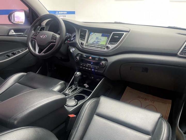 Hyundai Tucson Diesel e-VGT R 2.0 2WD Modern 8