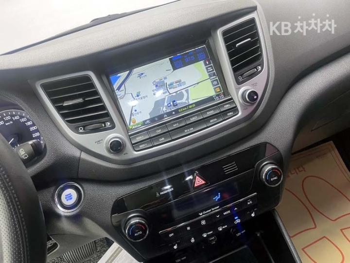 Hyundai Tucson Diesel e-VGT R 2.0 2WD Modern 9