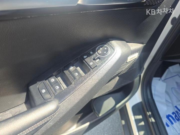 Kia Seltos 1.6 Gasoline Turbo 2WD Signature 9