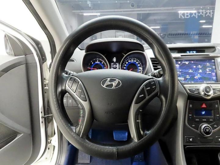 Hyundai Avante 1.6 VGT Modern Base Type 8