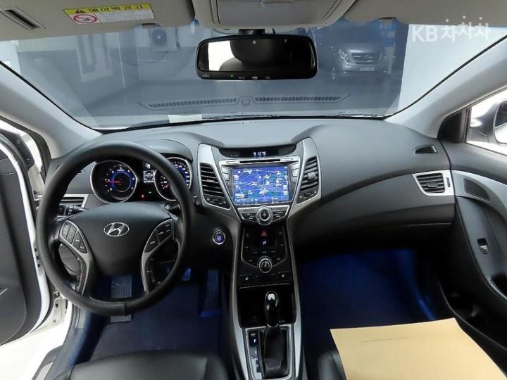 Hyundai Avante 1.6 VGT Modern Base Type 9