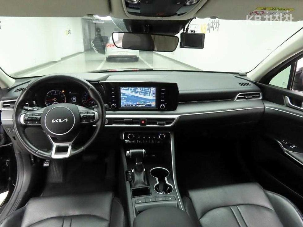 2022 - kia k5