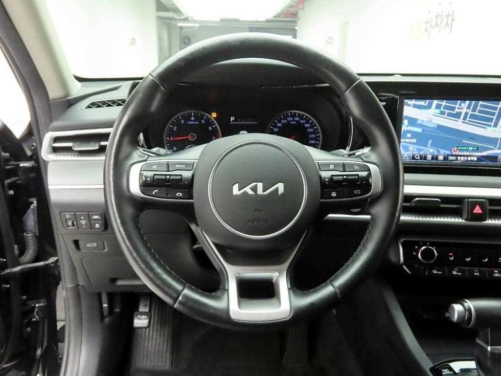 2022 - kia k5