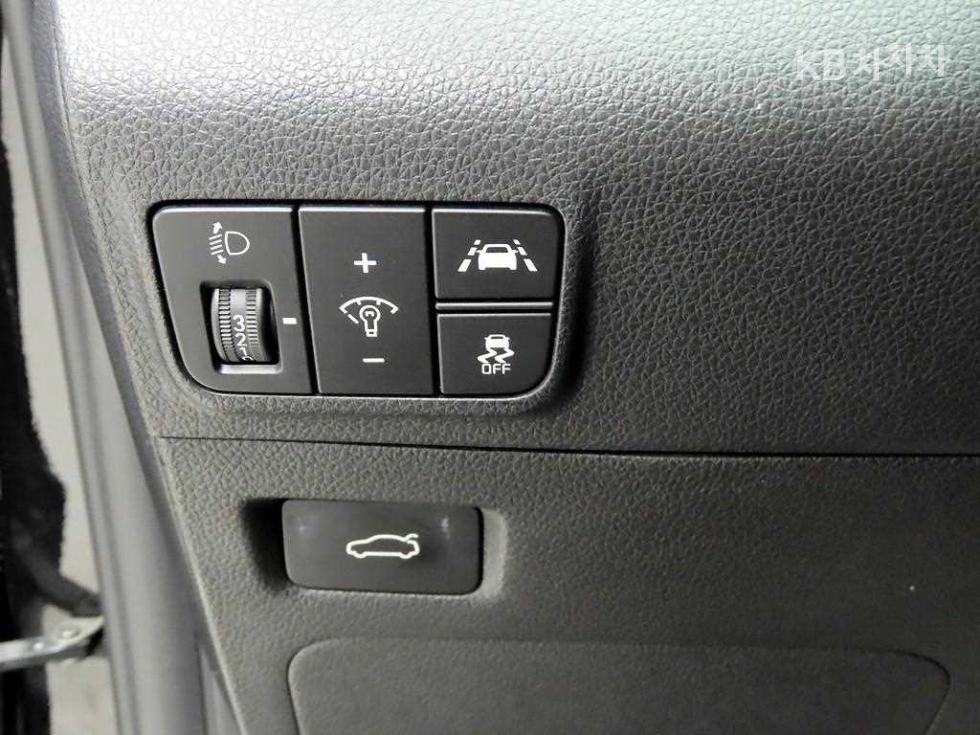 2022 - kia k5