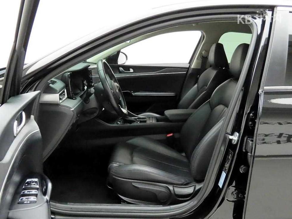 2022 - kia k5