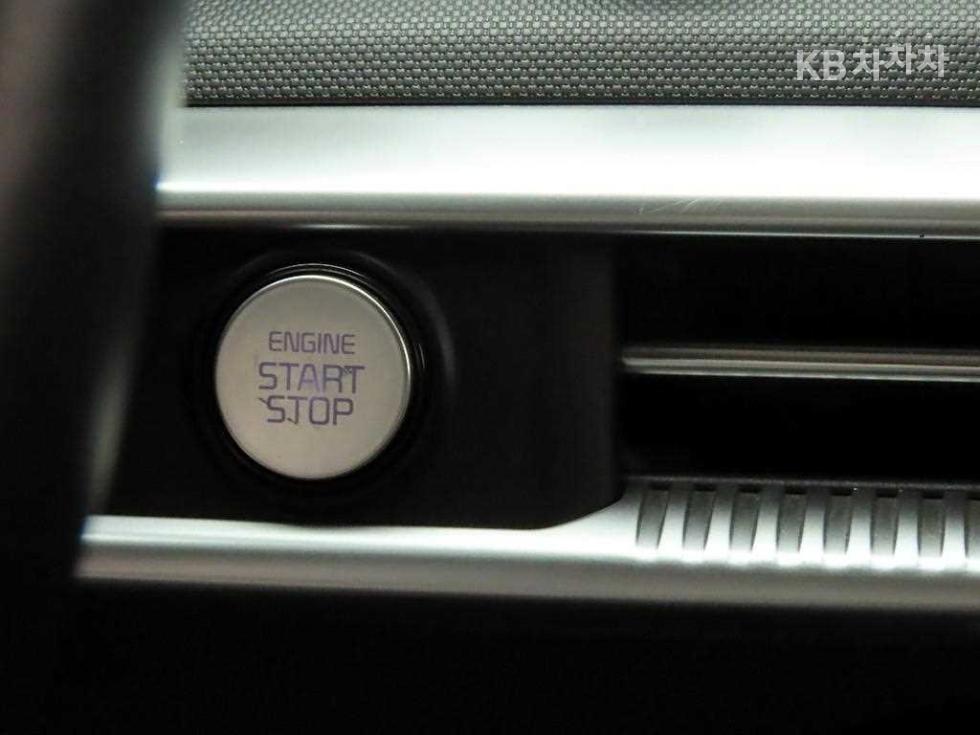 2022 - kia k5