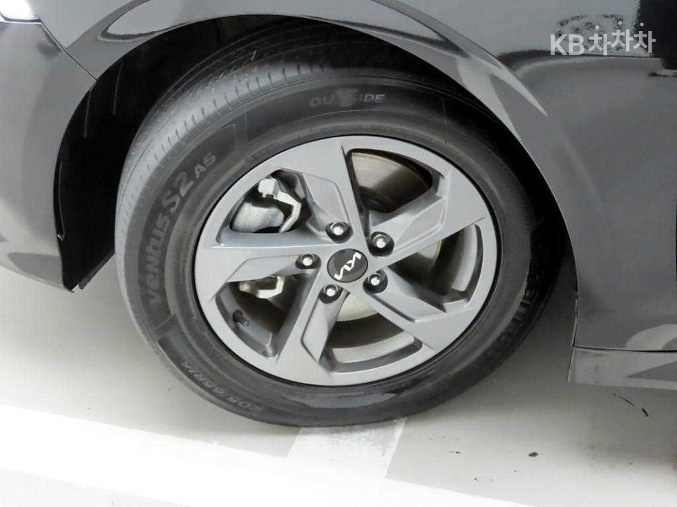 2022 - kia k5